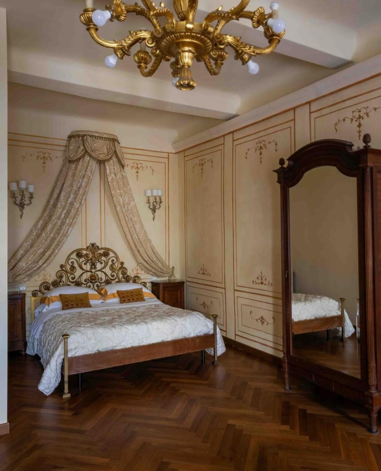 Готель Palazzo Lari Сарцана Екстер'єр фото