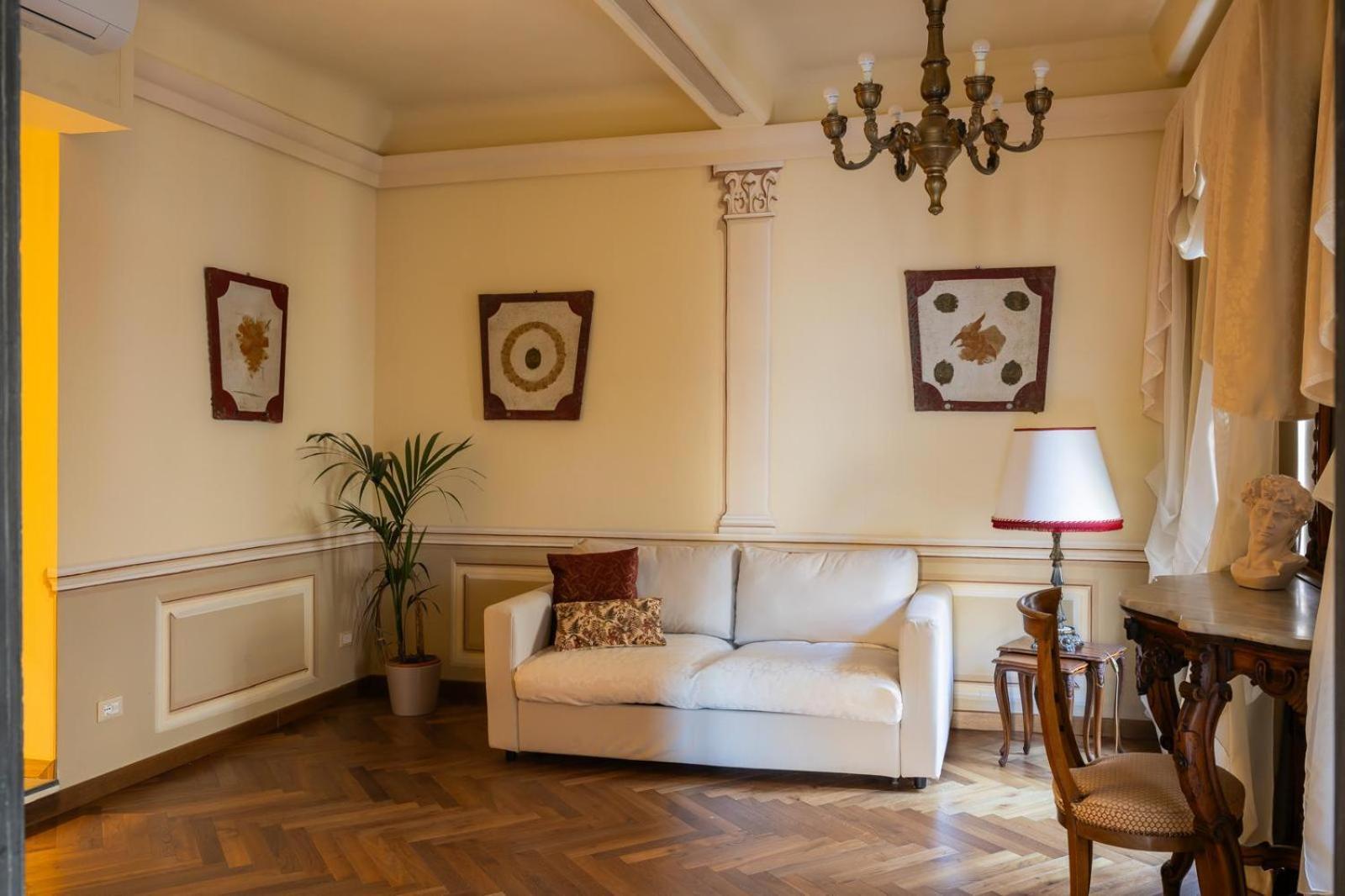 Готель Palazzo Lari Сарцана Екстер'єр фото