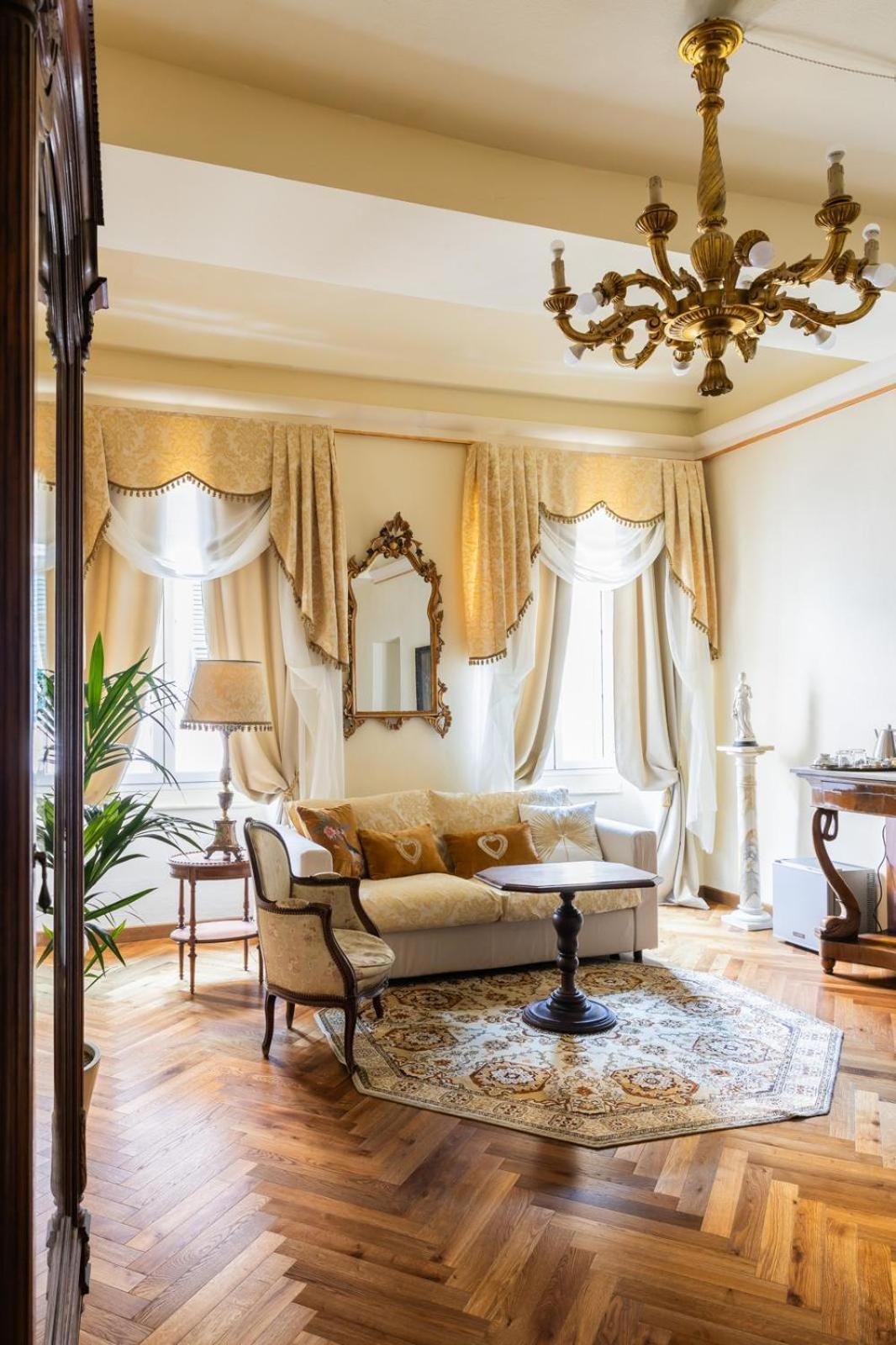Готель Palazzo Lari Сарцана Екстер'єр фото