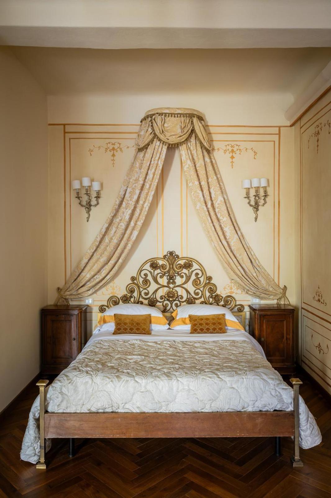 Готель Palazzo Lari Сарцана Екстер'єр фото