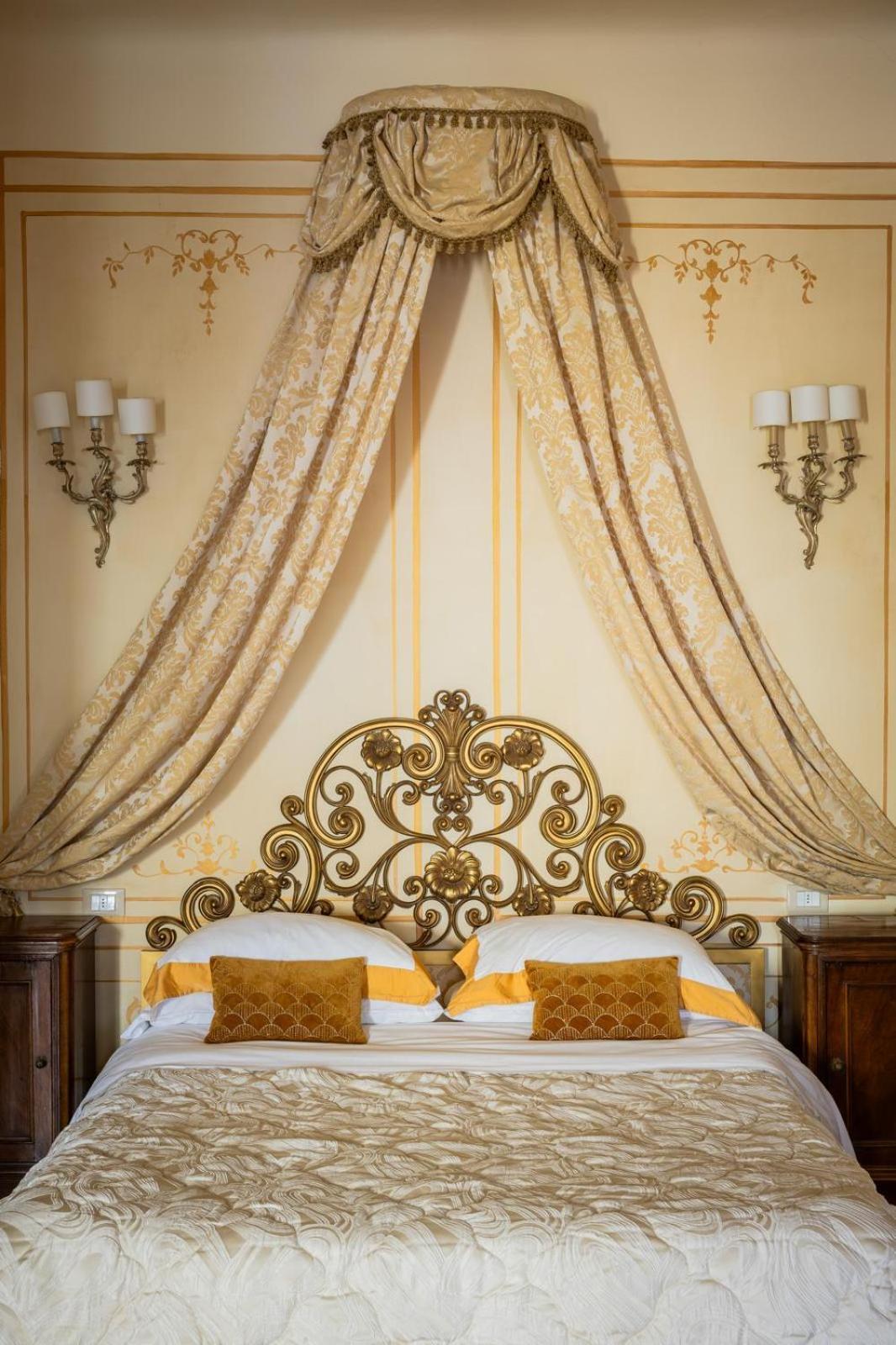 Готель Palazzo Lari Сарцана Екстер'єр фото